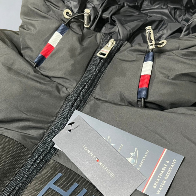 TOMMY HILFIGER 胸前大字LOGO連帽鋪棉外套