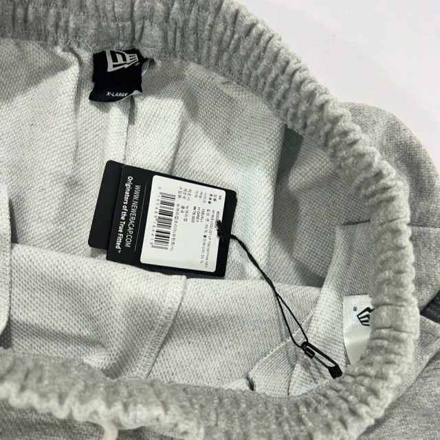 NEW ERA × NY 洋基隊刺繡口袋運動短褲