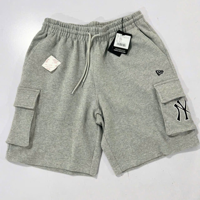 NEW ERA × NY 洋基隊刺繡口袋運動短褲
