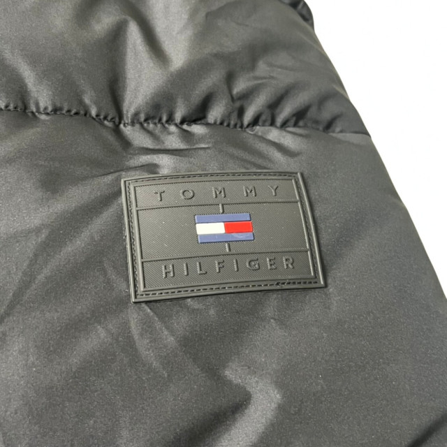 TOMMY HILFIGER 胸前大字LOGO連帽鋪棉外套