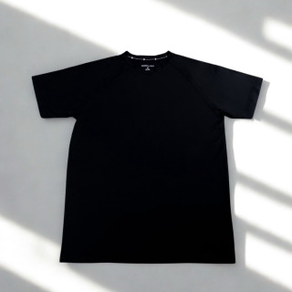 KENNETH COLE 機能排汗短T