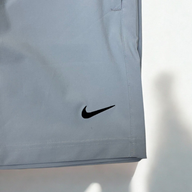 NIKE DRI-FIT電繡LOGO運動短褲