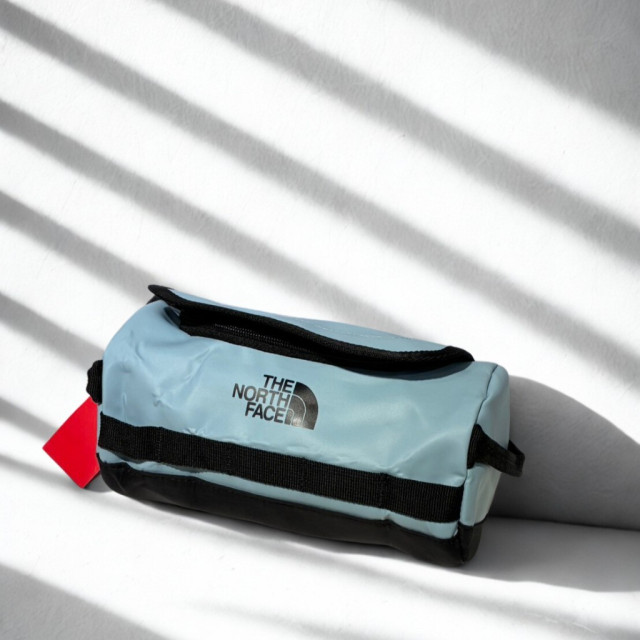 The North Face Base Camp Bag小型旅行盥洗包