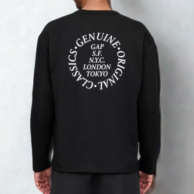 GAP 胸前城市字母薄長T