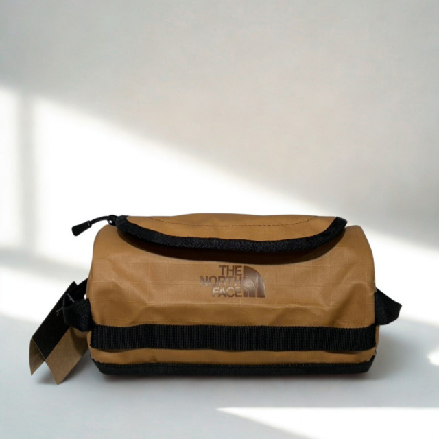 The North Face Base Camp Bag 小型旅行盥洗包