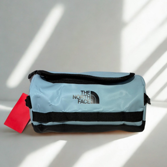 The North Face Base Camp Bag 小型旅行盥洗包