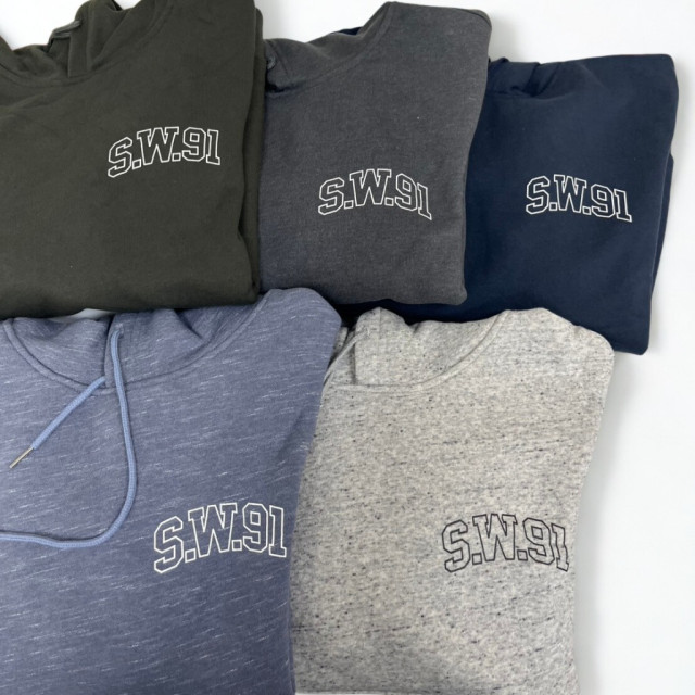 MH 胸前小Logo字 連帽上衣